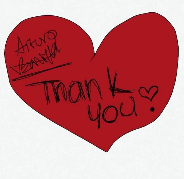Dibujo digital de un corazón rojo llamativo con Arturo Bonilla escrito y tachado de forma juguetona junto a «Gracias» y un pequeño corazón: un cariñoso regalo digital de agradecimiento al Dr. Arturo Bonilla de un paciente agradecido que se sometió a cirugía de microtia