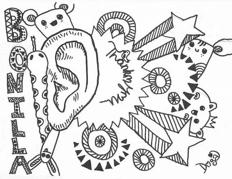 Dibujo detallado de garabatos en blanco y negro de un paciente llamado Muhammad, con una gran oreja en el centro, BONILLA escrito verticalmente y criaturas de caricatura imaginativas a su alrededor: un homenaje creativo al Dr. Arturo Bonilla que celebra una reconstrucción de oreja por microtia exitosa