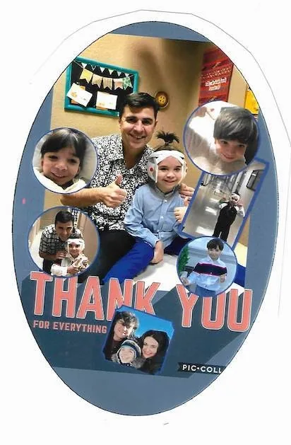 Tarjeta ovalada de collage fotográfico que dice «Gracias por todo», con varias fotografías de un niño en distintas etapas de su proceso de cirugía de microtia, incluidos vendajes postoperatorios, junto al Dr. Arturo Bonilla, creada como un emotivo homenaje de una familia agradecida por la cirugía de microtia