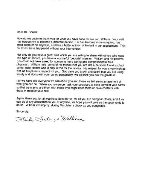 Carta de padres mecanografiada y firmada por Strick Sandra y William, que elogia la compasión y la habilidad del Dr. Arturo Bonilla y describe cómo la cirugía de microtia ayudó a su hijo William a superar la timidez y ganar confianza: un emotivo homenaje escrito al Dr. Arturo Bonilla de una familia agradecida por la cirugía de microtia
